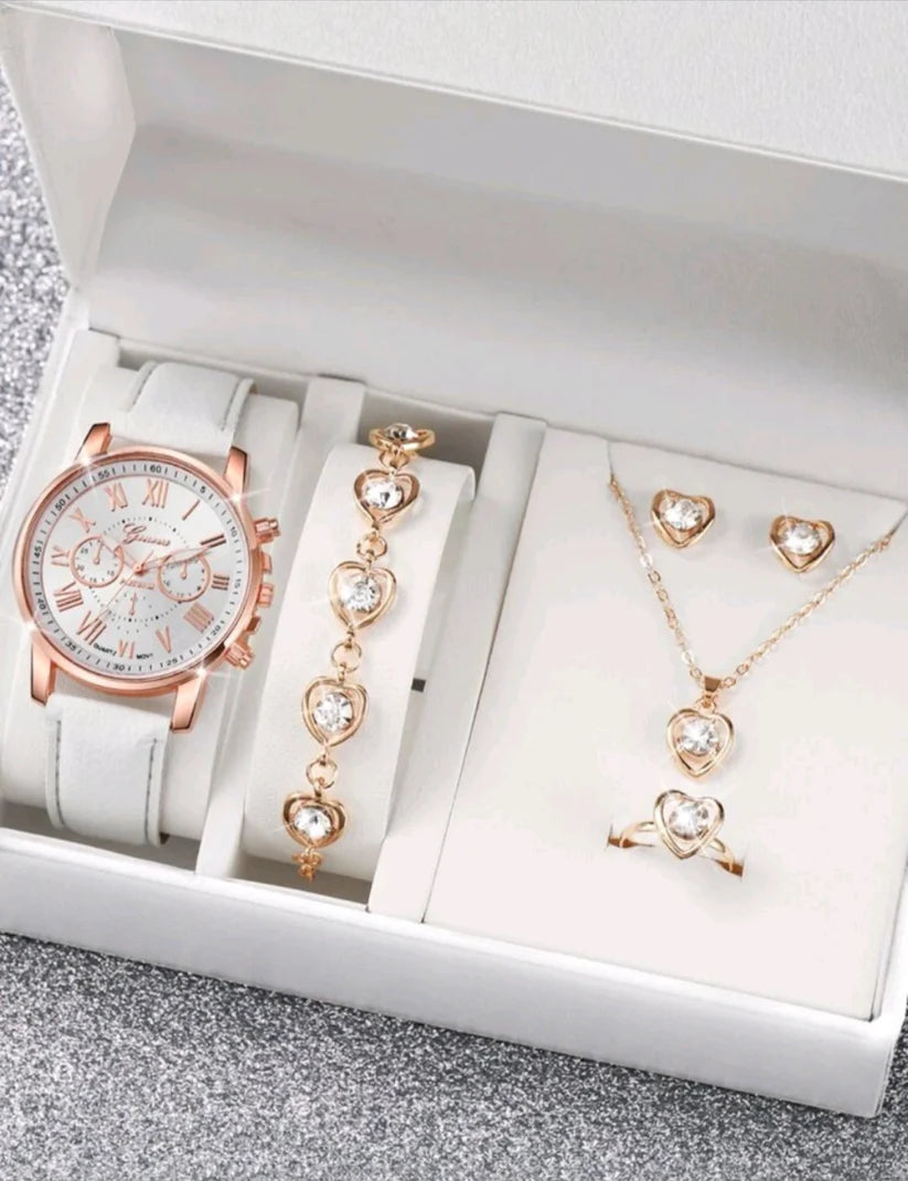 Women's Elegant Three-eye Roman Scale Dial Quartz Watch & Jewelry Set - 4 Pieces